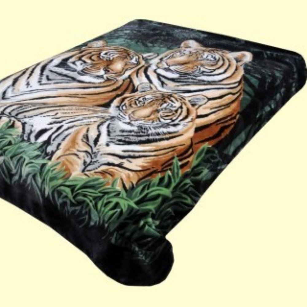 Solaron King 3 Tigers Mink Blanket  Green Background